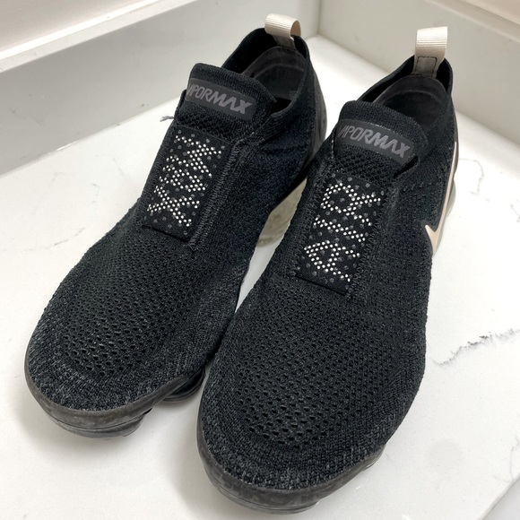 Nike Air VaporMax Moc 2 in black and light cream US 8.5 - Picture 2 of 3